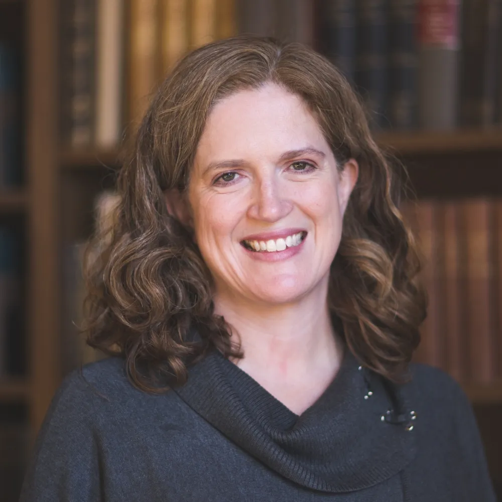Erin DeSilva Headshot